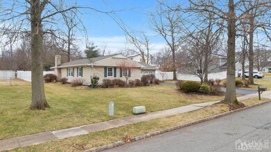 4 Snowdrift Dr, Piscataway, NJ 08854 - photo 2