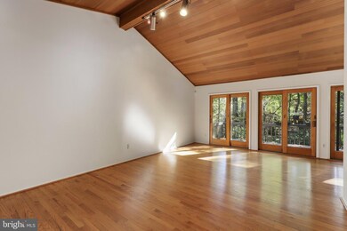 8903 Footstep Ct, Annandale, VA 22003 - photo 4