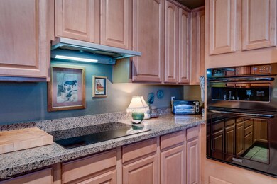 15_11000_N_77th_Pl__Unit_2085__16_mls