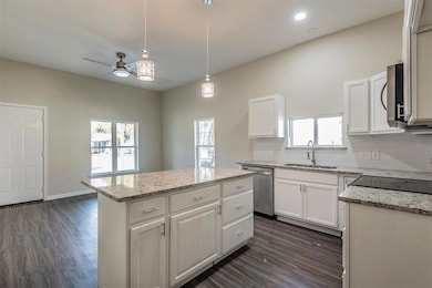 604 Royal St, Cleburne, TX 76031 - photo 7