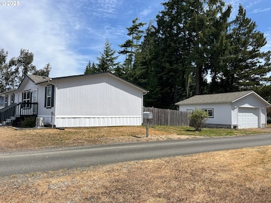 1750 S 28th Ct, Coos Bay, OR 97420 - photo 3
