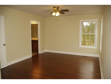 2210 Lauderdale Dr, Johnson City, TN 37601 - photo 6