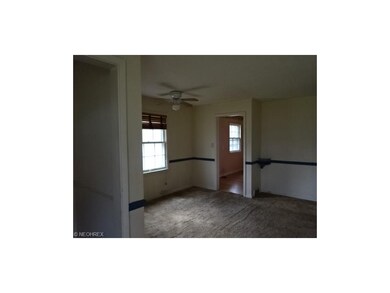 Small dining room with ceiling fan