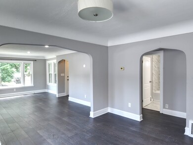 1726 Jenkinson Ct, Waukegan, IL 60085 - photo 4