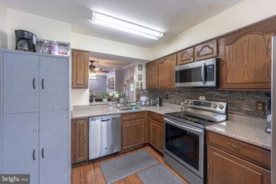 13959 Lightburn Ln, Centreville, VA 20121 - photo 7