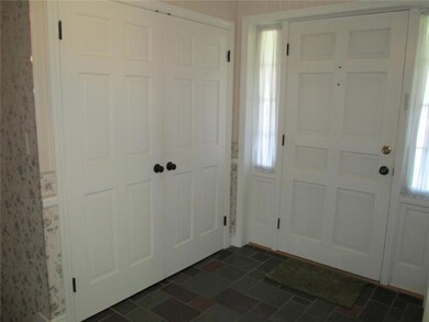 5 Roger Williams Ct, Greenville, RI 02828 - photo 3