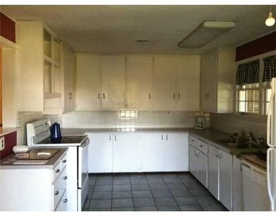 Cafeteria/Kitchen.
