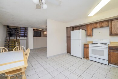 135 Russek Dr unit 43, Staten Island, NY 10312 - photo 6