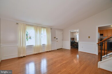 9336 Beowulf Cir, Rosedale, MD 21237 - photo 6