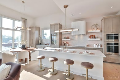 2930 Three Oaks Ln, Cincinnati, OH 45209 - photo 7