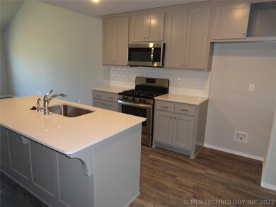 1908 E Winston St, Broken Arrow, OK 74011 - photo 3