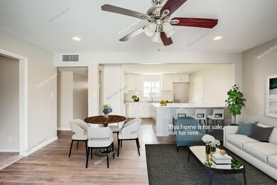 430 E Fillmore St - Living
