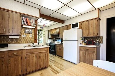 354 N Highland Ave, Elmhurst, IL 60126 - photo 4