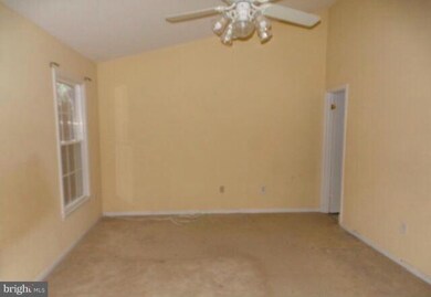 14232 Oakpointe Dr, Laurel, MD 20707 - photo 6