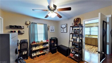 800 E Fairfield Rd, High Point, NC 27263 - photo 6