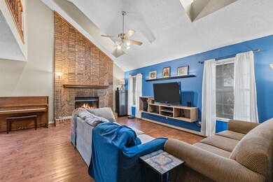 1142 Oakhurst St, Denton, TX 76210 - photo 3