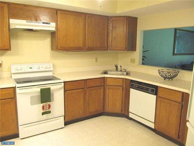 2604 Crestline Ct unit 2604, Glen Mills, PA 19342 - photo 2