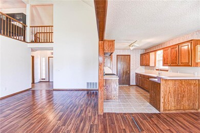 1237 NE 26th St, Moore, OK 73160 - photo 6