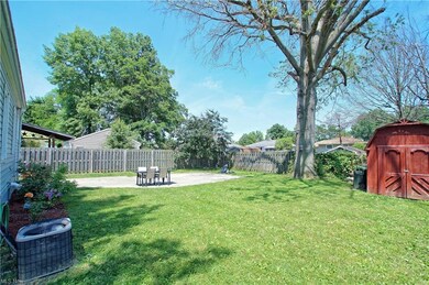 1539 Douglas Rd, Wickliffe, OH 44092 - photo 2