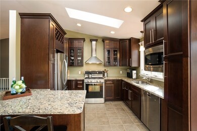 66 Pomfret Rd, Narragansett, RI 02882 - photo 2