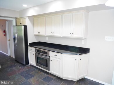 15802 Penn Manor Ln, Bowie, MD 20716 - photo 4