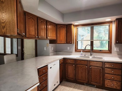 5308 Quail Ct, Sheboygan, WI 53083 - photo 7