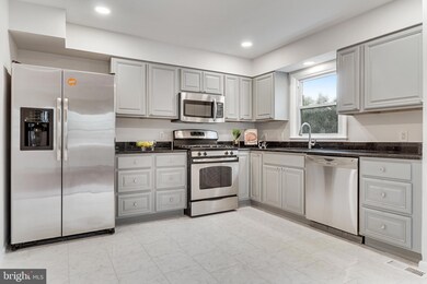 3086 White Birch Ct, Fairfax, VA 22031 - photo 3