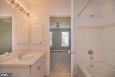 8054 Nicosh Circle Ln unit 44, Falls Church, VA 22042 - photo 7