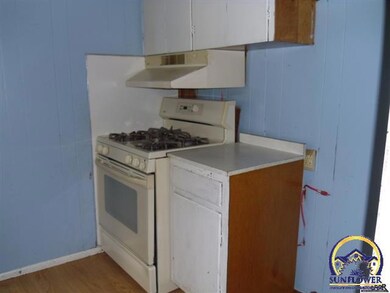 2314 SW Buchanan St, Topeka, KS 66611 - photo 3