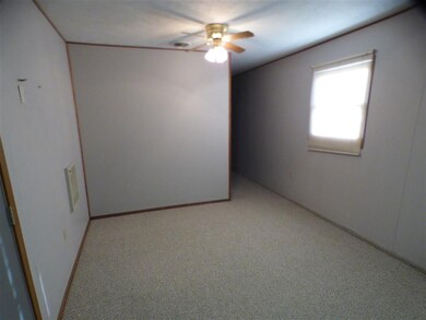 520 N Oak St, Loogootee, IN 47553 - photo 3