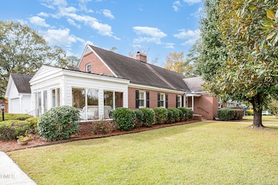 113 W Riverside Dr, Smithfield, NC 27577 - photo 2