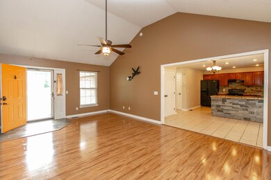 409 Agee St, Harrodsburg, KY 40330 - photo 4