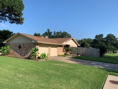 1037 Inwood Dr, Hurst, TX 76053 - photo 4