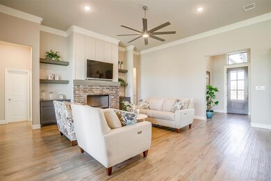 268 Columbia Ct, Springtown, TX 76082 - photo 7