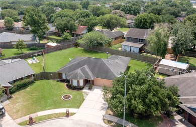 11019 Lettie Ct, Houston, TX 77075 - photo 2