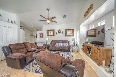 The Great Room is a great size 25X18.