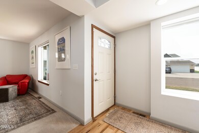 712 14th St SE, Mandan, ND 58554 - photo 4