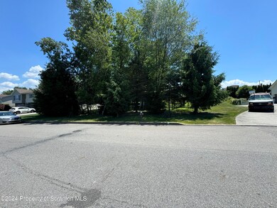 124 Northpoint Dr, Olyphant, PA 18447 - photo 2