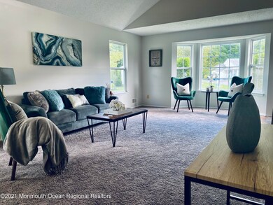 42 Farnworth Close unit 1000, Freehold, NJ 07728 - photo 7