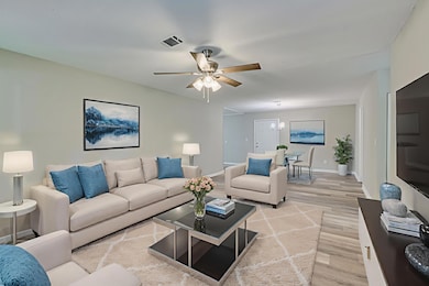 101 - Living Room - Standard - 5