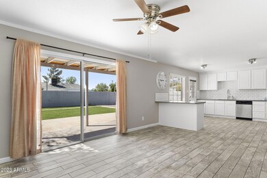7-web-or-mls-2525-w-freeway-ln