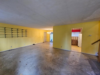 718 E Levitt Place, Cincinnati, OH 45245 - photo 6