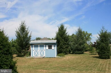 557 Hilltop Cir, Greencastle, PA 17225 - photo 5