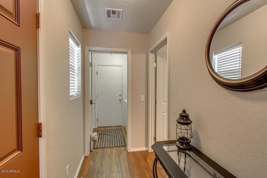 428 N Mahogany