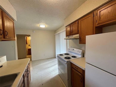 113 Hillside Dr unit B, Elgin, TX 78621 - photo 7