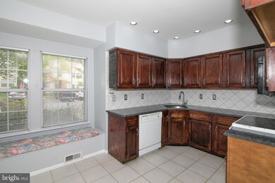 15795 Widewater Dr, Dumfries, VA 22025 - photo 7