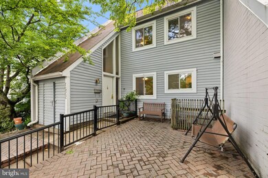 1522 Goldenrain Ct, Reston, VA 20190 - photo 6