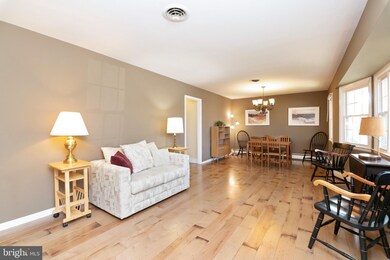 917 Starbit Rd, Towson, MD 21286 - photo 2