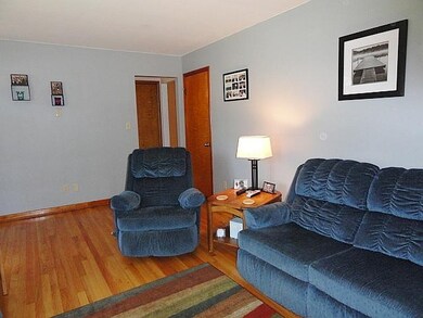 9012 Pettit Dr, Highland, IN 46322 - photo 6