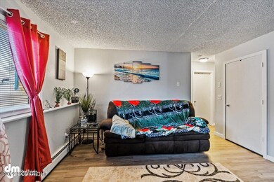 15-Unit 1 Living Room _KC_07150